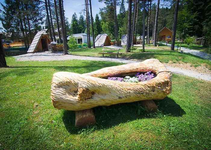 Glamping Bloke Počitniški park Nova Vas (Bloke)